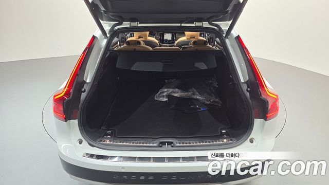 Volvo V90 2024 — photo 24