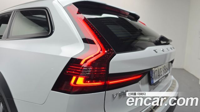 Volvo V90 2024 — photo 9