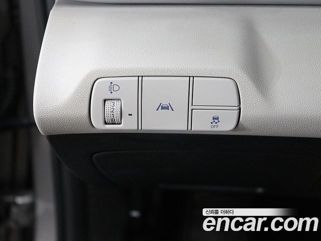 Hyundai AVANTE 2021 — photo 14