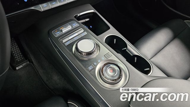 Genesis GV70 2023 — photo 12