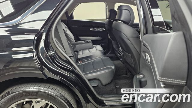 Genesis GV70 2023 — photo 17