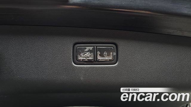 Genesis GV70 2023 — photo 22