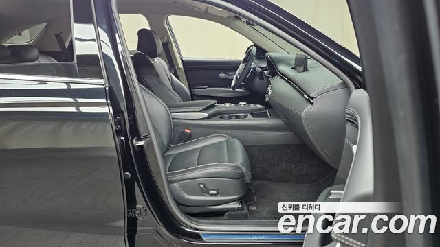 Genesis GV70 2023 — photo 16