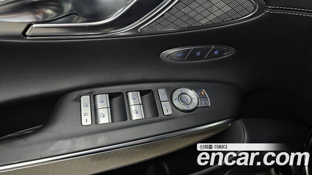 Genesis GV70 2023 — photo 27