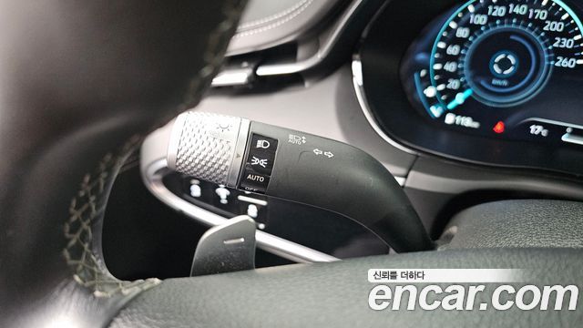Genesis GV70 2023 — photo 28