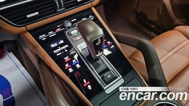 Porsche Cayenne 2019 — photo 12