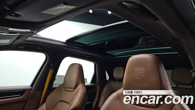 Porsche Cayenne 2019 — photo 28