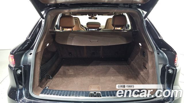 Porsche Cayenne 2019 — photo 30