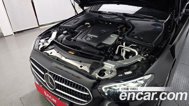 Mercedes-Benz E-Class 2023 — photo 6