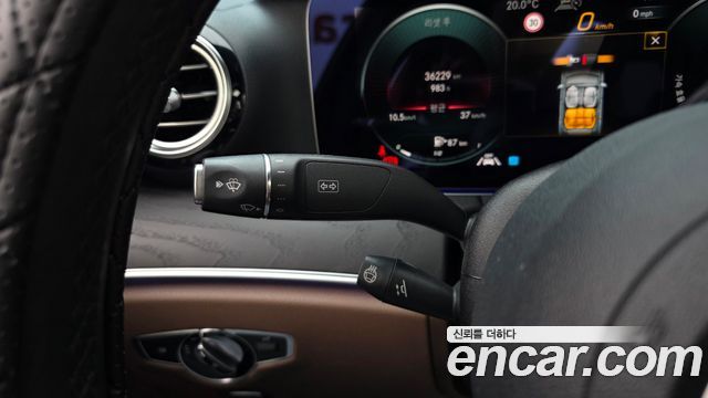 Mercedes-Benz E-Class 2023 — photo 26
