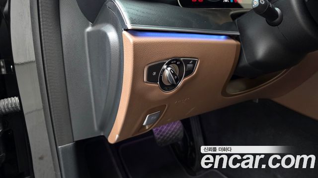 Mercedes-Benz E-Class 2023 — photo 27