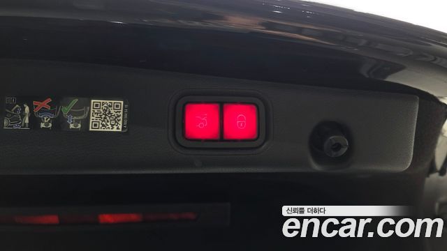Mercedes-Benz E-Class 2023 — photo 33