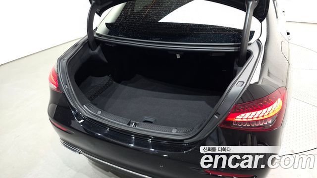 Mercedes-Benz E-Class 2023 — photo 34