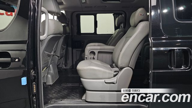 Hyundai Starex 2016 — photo 11
