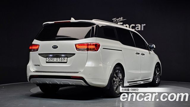 Kia Canival 2017 — photo 2