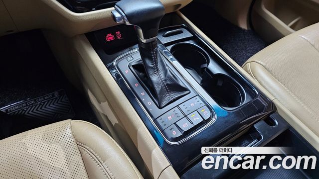 Kia Canival 2017 — photo 12