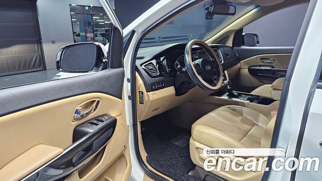 Kia Canival 2017 — photo 13