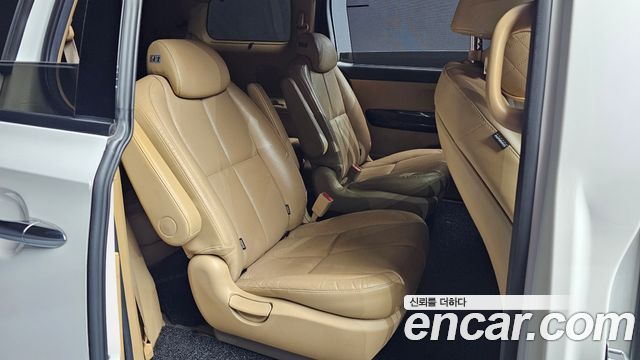 Kia Canival 2017 — photo 17