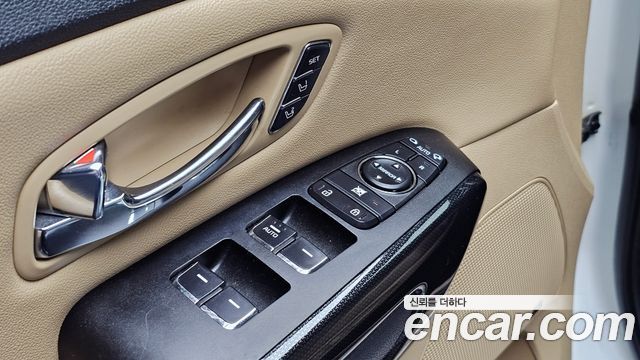 Kia Canival 2017 — photo 23