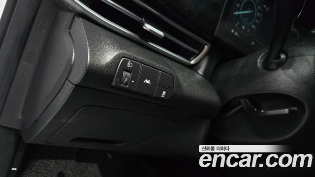 Hyundai AVANTE 2021 — photo 22
