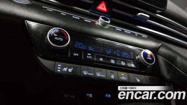 Hyundai AVANTE 2021 — photo 25