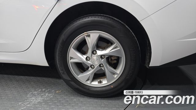 Hyundai AVANTE 2021 — photo 7