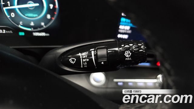 Hyundai AVANTE 2021 — photo 30