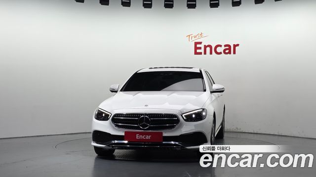 Mercedes-Benz E-Class 2022 — photo 3
