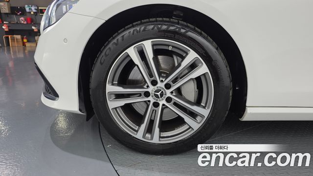 Mercedes-Benz E-Class 2022 — photo 5
