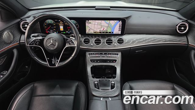 Mercedes-Benz E-Class 2022 — photo 7