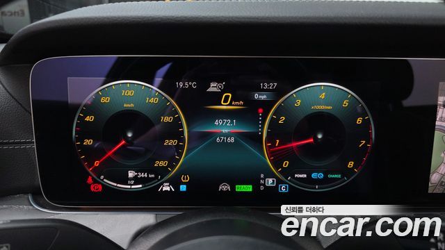 Mercedes-Benz E-Class 2022 — photo 8