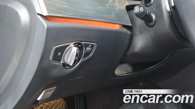Mercedes-Benz E-Class 2022 — photo 14