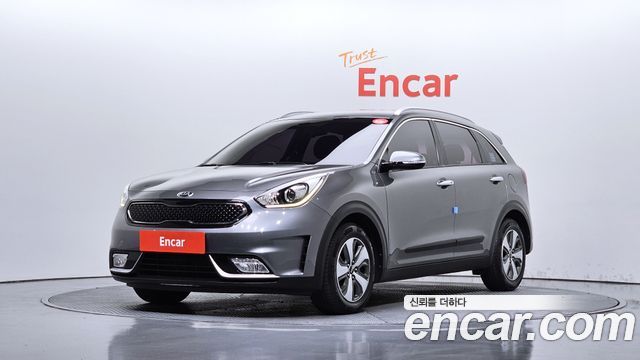 Kia Niro 2018 — photo 1