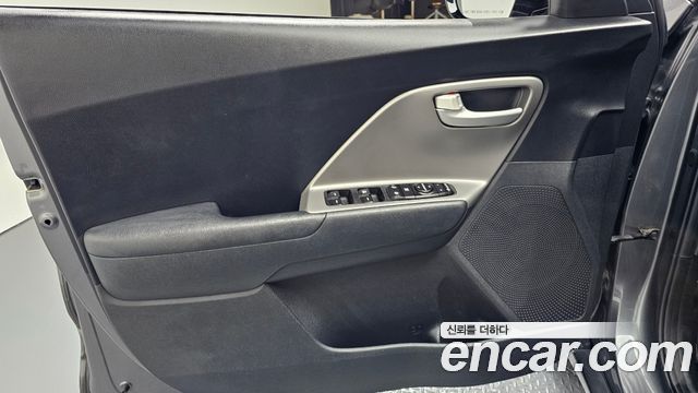 Kia Niro 2018 — photo 14