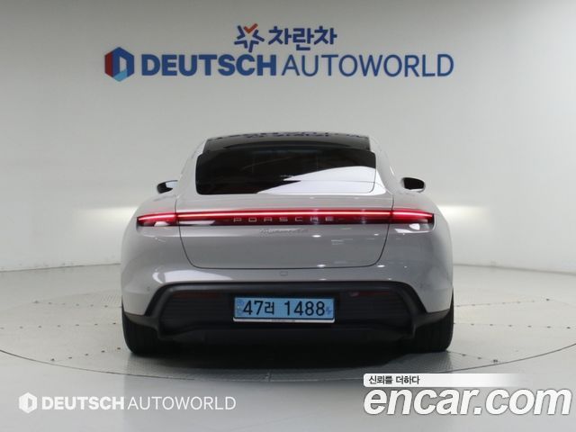 Porsche Taycan 2021 — photo 4