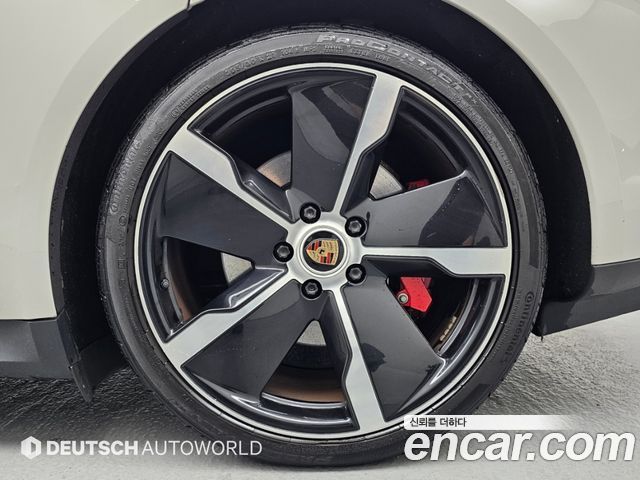 Porsche Taycan 2021 — photo 5