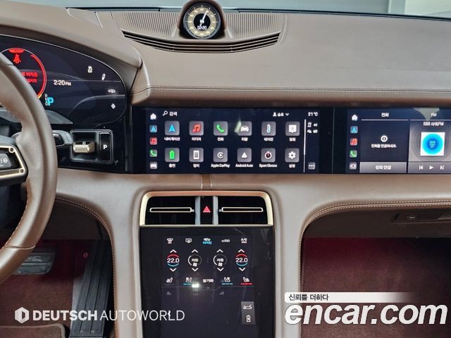 Porsche Taycan 2021 — photo 14