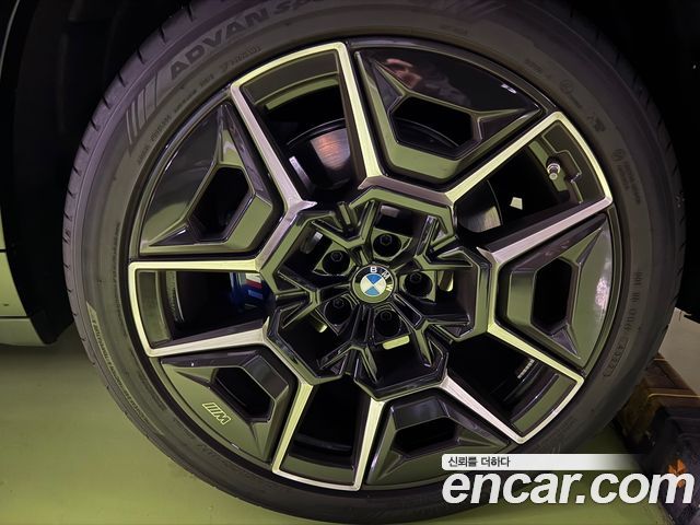 BMW XM 2023 — photo 16