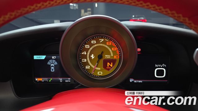 Ferrari F8 2022 — photo 11