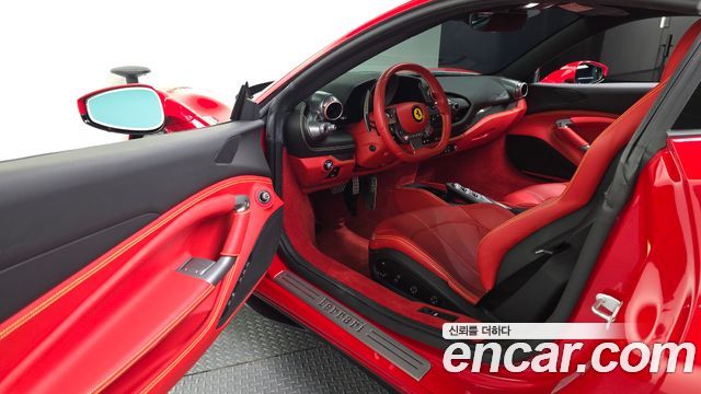 Ferrari F8 2022 — photo 13