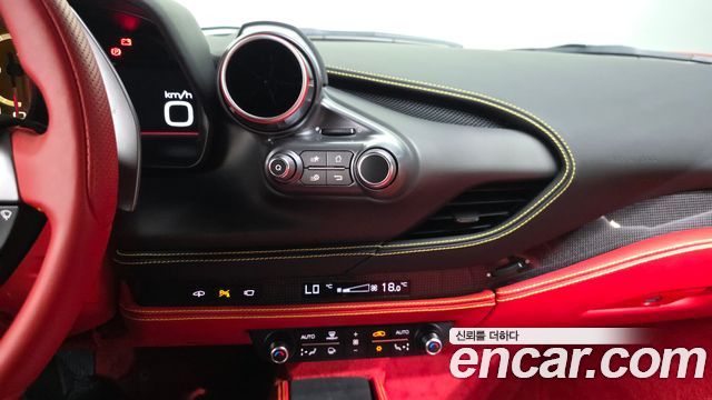 Ferrari F8 2022 — photo 18