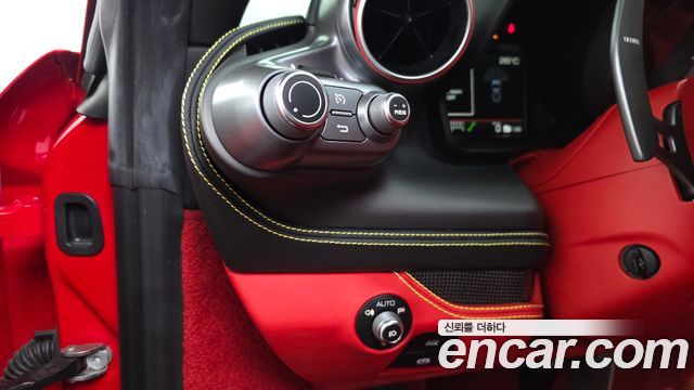 Ferrari F8 2022 — photo 25