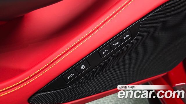 Ferrari F8 2022 — photo 26