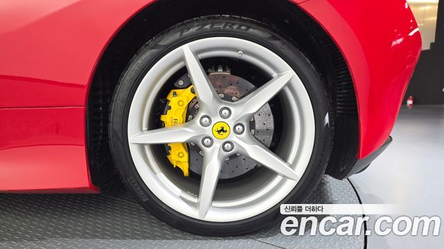Ferrari F8 2022 — photo 7