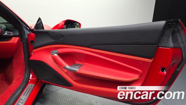 Ferrari F8 2022 — photo 15