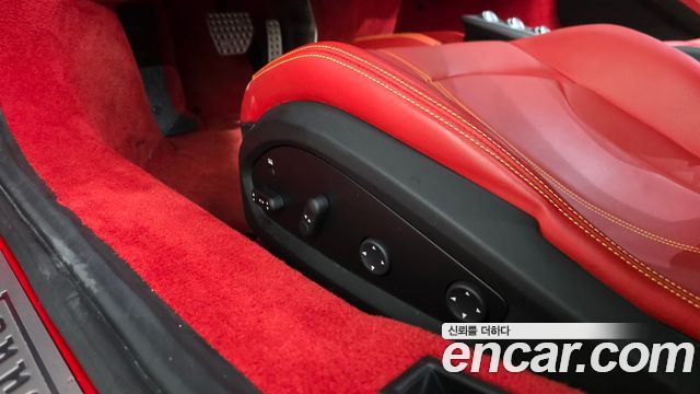 Ferrari F8 2022 — photo 28