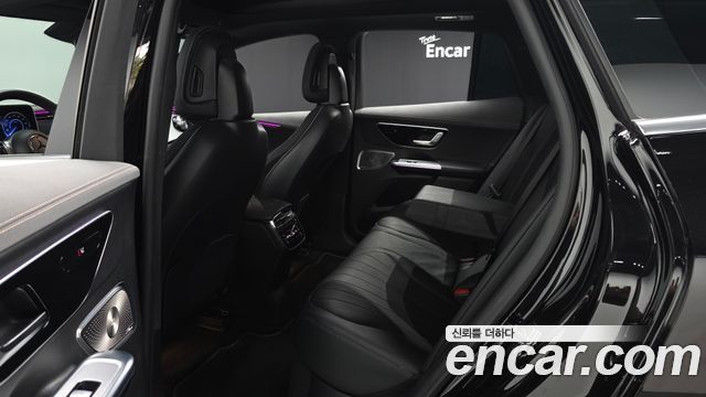Mercedes-Benz EQE 2023 — photo 17