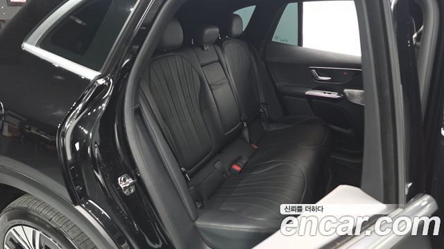 Mercedes-Benz EQE 2023 — photo 18