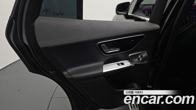 Mercedes-Benz EQE 2023 — photo 15