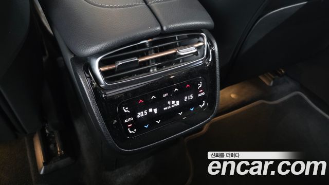 Mercedes-Benz EQE 2023 — photo 34